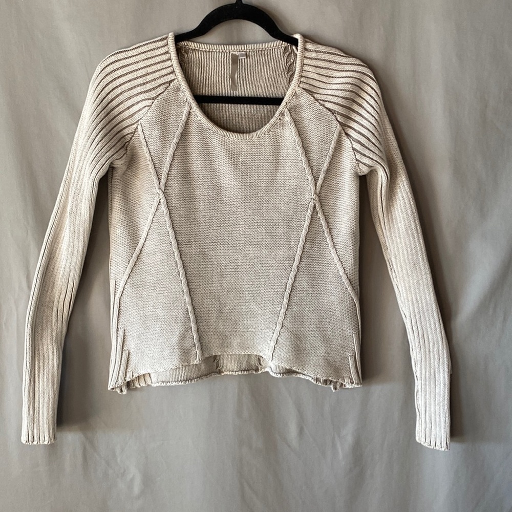 Adorable Knit Bohemian Sweater with Long Sleeves. Size 0  Great Condition!